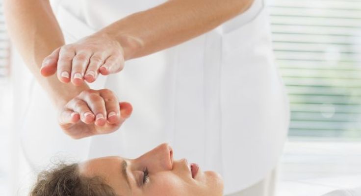 Foto Kopfbehandlung einer Patientin